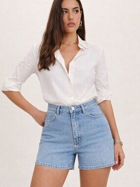 High Rise Mom Fit Denim Shorts | Pinched Waist | Size 26